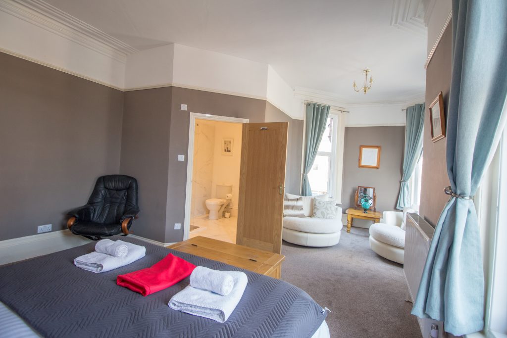 how to choose the right size holiday let for your group